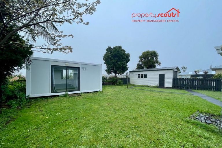 Photo of property in 6 Calgher Avenue, Waitara, 4320