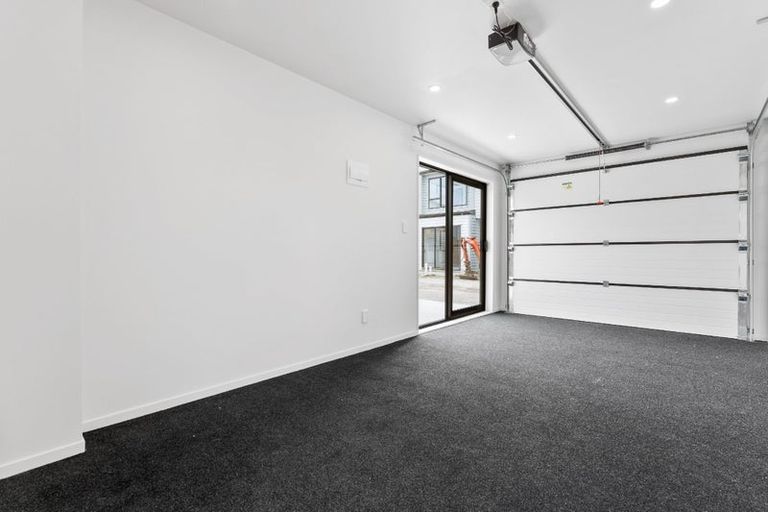 Photo of property in 26 Whare Kauri Road, Papakura, 2110