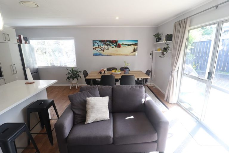 Photo of property in 7 Elizabeth Drive, West Harbour, Auckland, 0618