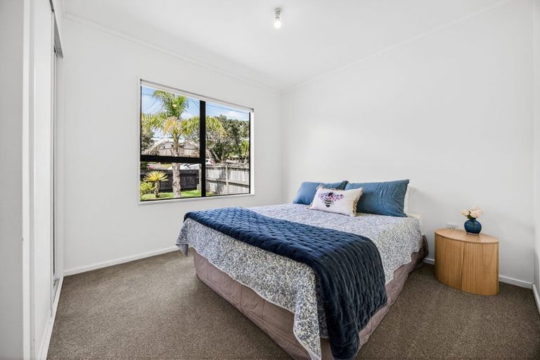 Photo of property in 38 Elliston Crescent, Stanmore Bay, Whangaparaoa, 0932