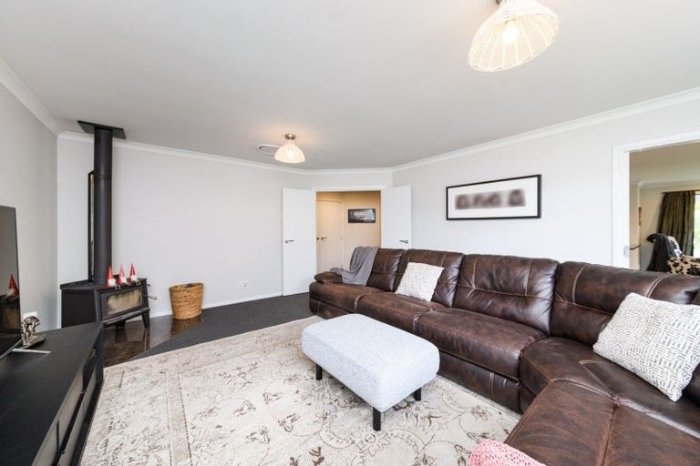 Photo of property in 25 Trump Place, Kelvin Grove, Palmerston North, 4414