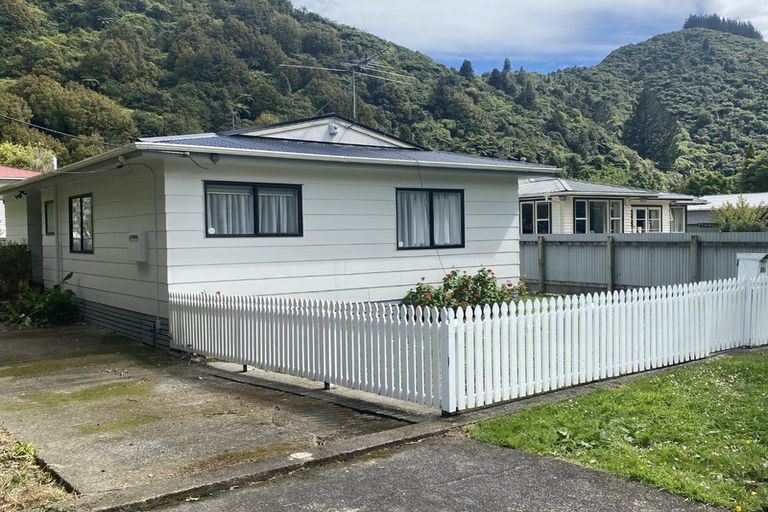 Photo of property in 36a Black Beech Street, Birchville, Upper Hutt, 5018