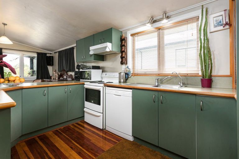 Photo of property in 11 Smith Street, Waipukurau, 4200