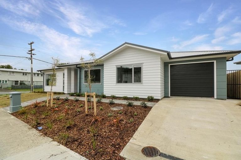 Photo of property in 76 Ruahine Street, Paraparaumu, 5032