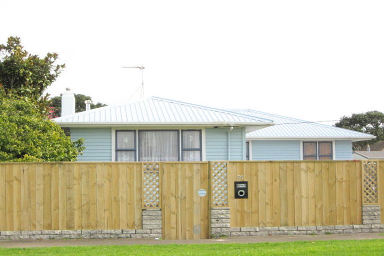 Photo of property in 91 Domett Street, Waitara, 4320