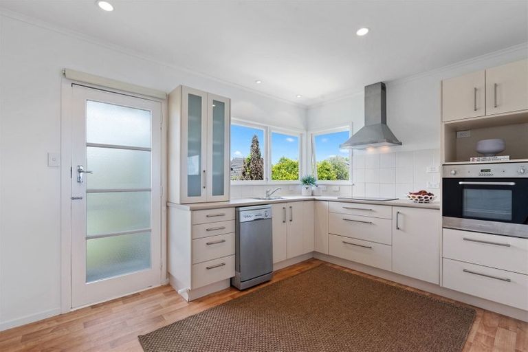Photo of property in 4/11 Wicklow Road, Narrow Neck, Auckland, 0622
