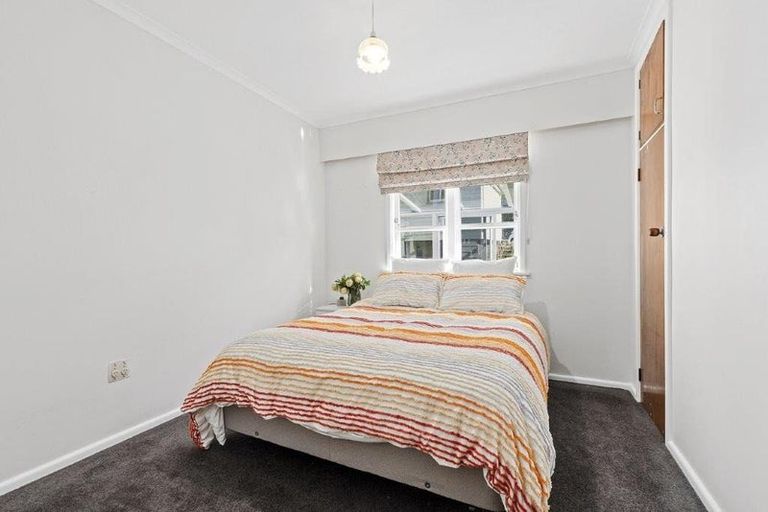 Photo of property in 58 Airlie Road, Plimmerton, Porirua, 5026