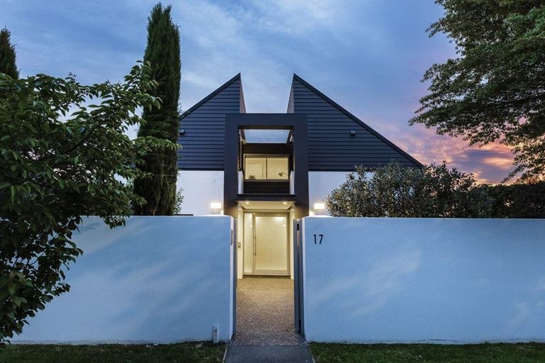 Photo of property in 17 Helmores Lane, Merivale, Christchurch, 8014