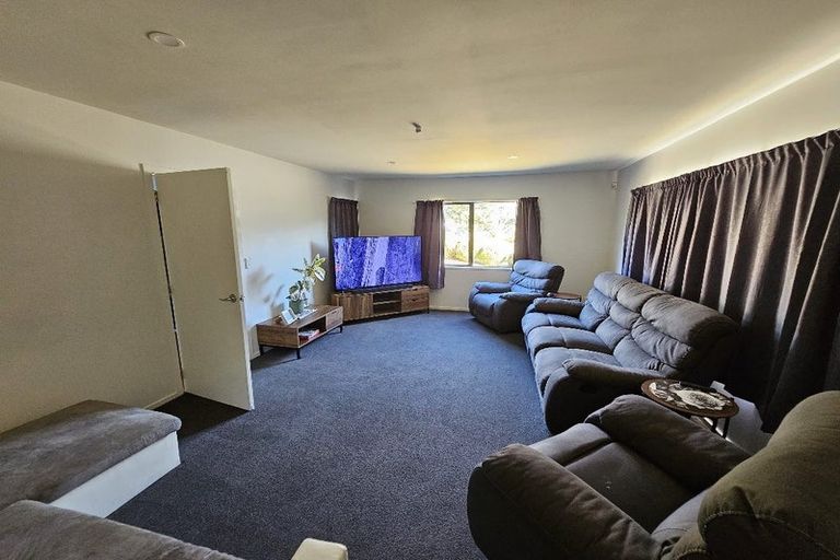 Photo of property in 1 Ridley Green, Churton Park, Wellington, 6037