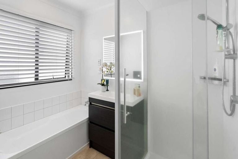 Photo of property in 1 Stonebridge Park Drive, Holdens Bay, Rotorua, 3010