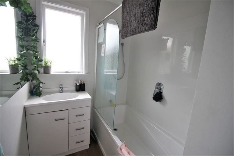 Photo of property in 9 English Street, St Andrews, Hamilton, 3200