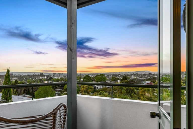 Photo of property in 87 Glengarry Road, Glen Eden, Auckland, 0602