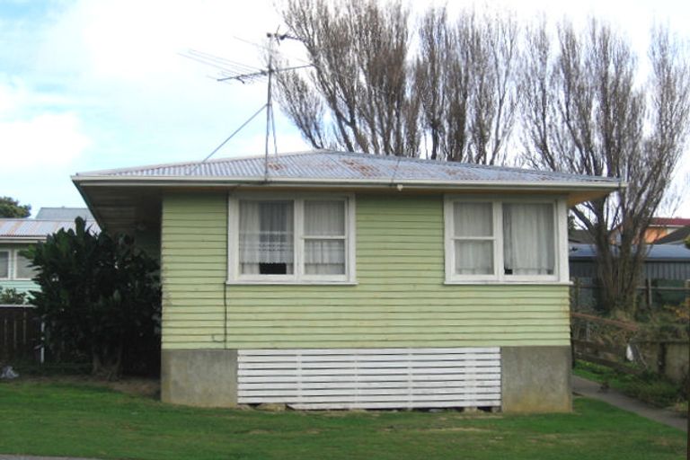 Photo of property in 133 Driver Crescent, Cannons Creek, Porirua, 5024