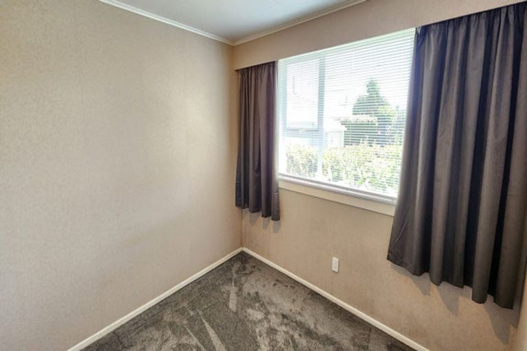 Photo of property in 2/39 Waimea Street, Westown, New Plymouth, 4310