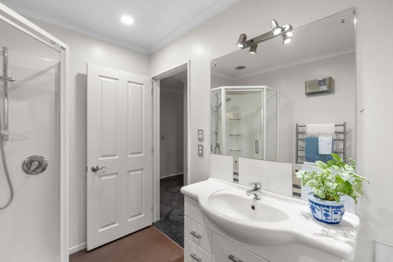 Photo of property in 6 Nimmo Avenue, Waikanae, 5036