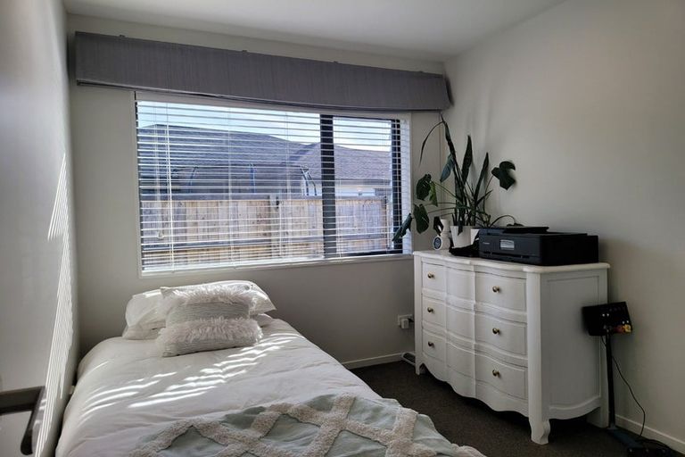 Photo of property in 115 Karepiro Drive, Stanmore Bay, Whangaparaoa, 0932