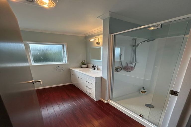 Photo of property in 33 Riwai Street, Paraparaumu, 5032