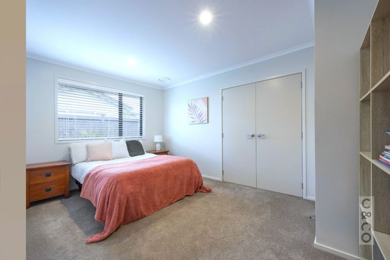 Photo of property in 10 Pohutukawa Parade, Riverhead, 0820