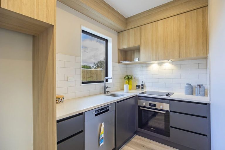 Photo of property in 14d Durham Street, Te Atatu Peninsula, Auckland, 0610