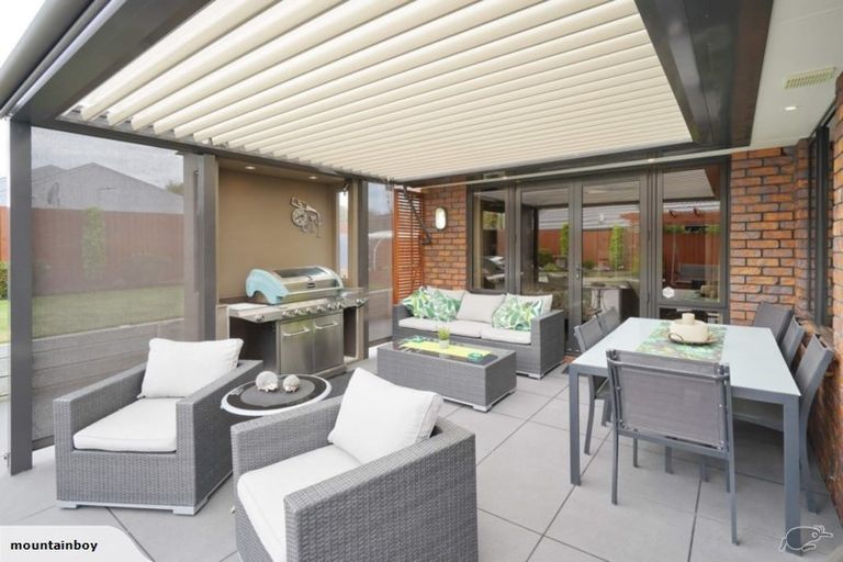 Photo of property in 36 Titirangi Crescent, Parklands, Christchurch, 8083