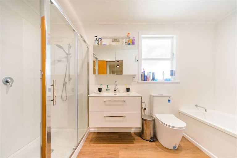 Photo of property in 5 Tararua Terrace, Cloverlea, Palmerston North, 4412