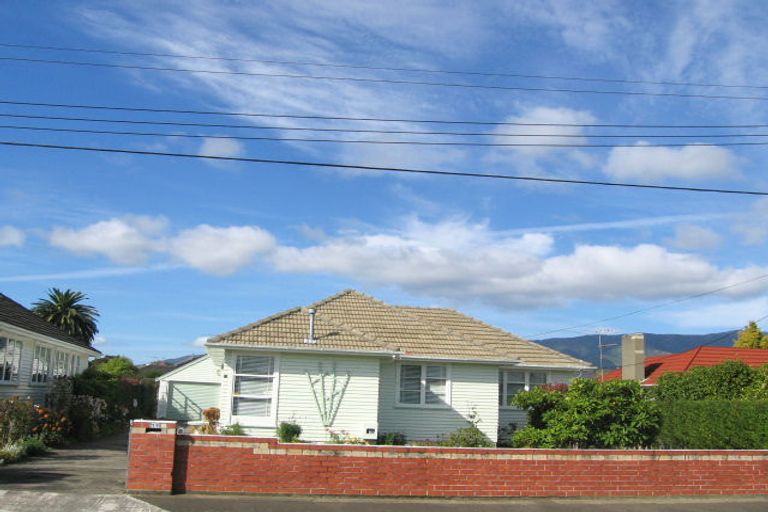 Photo of property in 11 Robertson Street, Elderslea, Upper Hutt, 5018