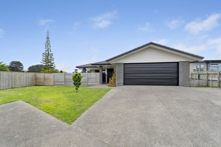 Photo of property in 17 Te Wiremu Lane, Otaki, 5512