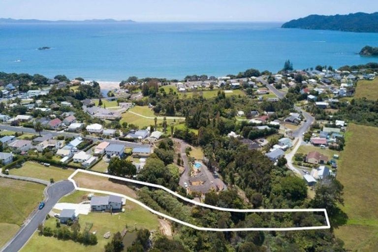 Photo of property in 1 Lori Lane, Coopers Beach, 0420