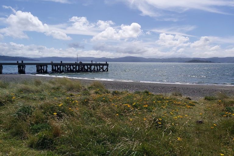 Photo of property in 2/249 Muritai Road, Eastbourne, Lower Hutt, 5013