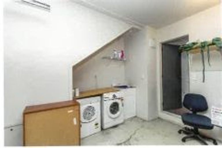 Photo of property in 152f Tasman Street, Mount Cook, Wellington, 6021