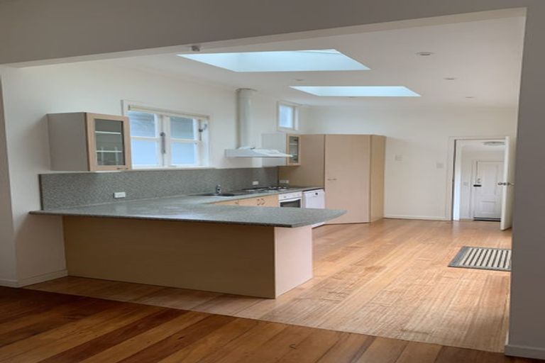 Photo of property in 8 Harper Street, Newtown, Wellington, 6021