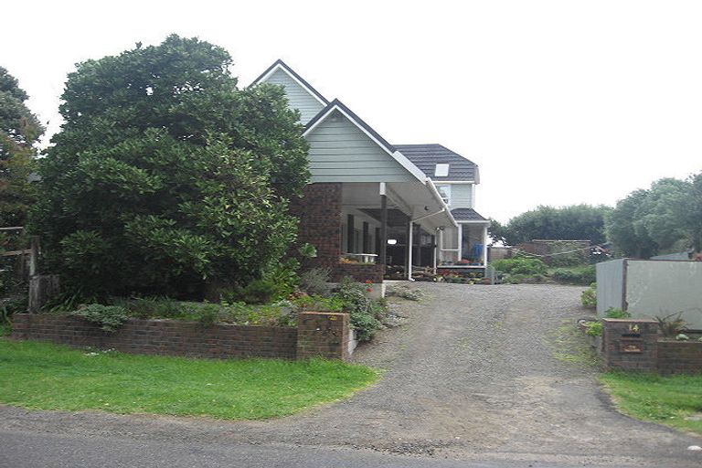 Photo of property in 14 Groves Road, Raumati Beach, Paraparaumu, 5032