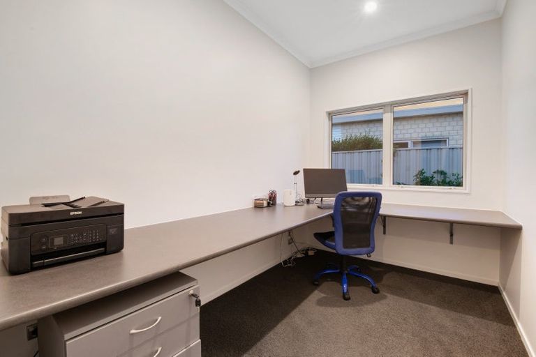 Photo of property in 23 Manhattan Rise, Orewa, 0931