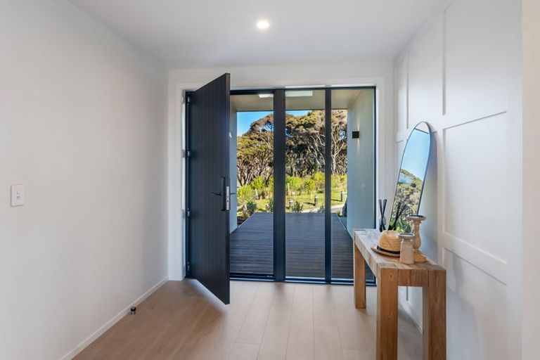 Photo of property in 42 Anderson Park Drive, Waikanae, 5036