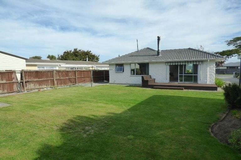 Photo of property in 20 Royal Park Drive, Parklands, Christchurch, 8083