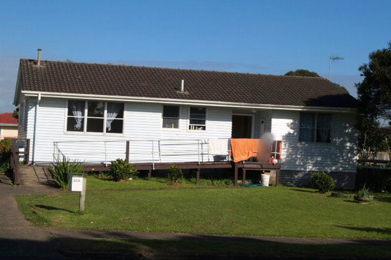 Photo of property in 219 Robertson Road, Mangere East, Auckland, 2024