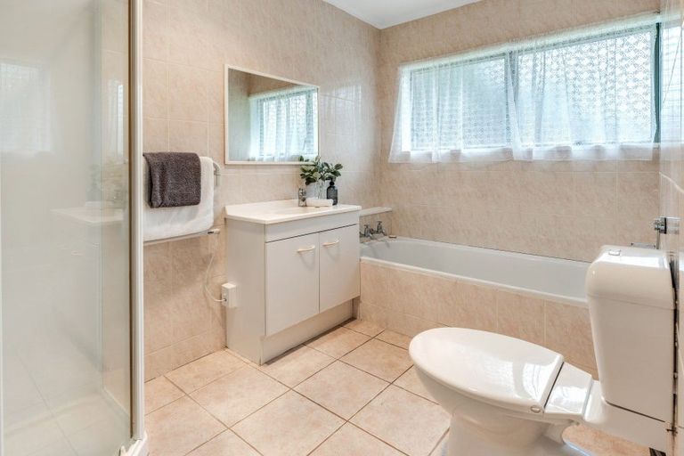 Photo of property in 2/1 Bramley Drive, Farm Cove, Auckland, 2012