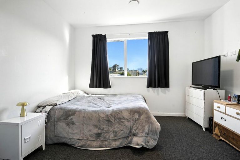 Photo of property in 100 Main South Road, Green Island, Dunedin, 9018
