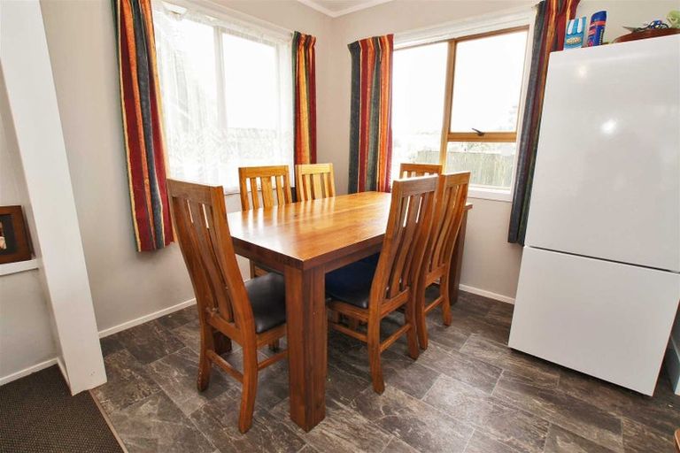 Photo of property in 16 Coventry Road, Melville, Hamilton, 3206