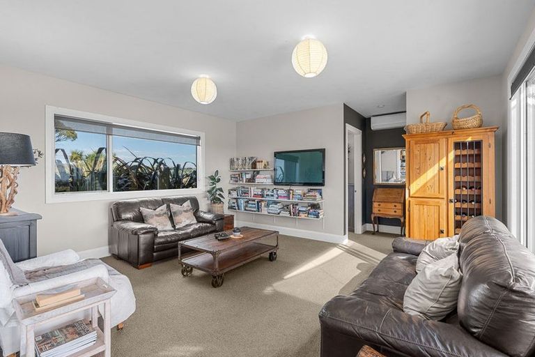 Photo of property in 104 White Rock Road, Martinborough, 5781