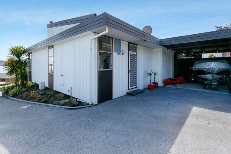Photo of property in 1/232 Lake Terrace, Waipahihi, Taupo, 3330