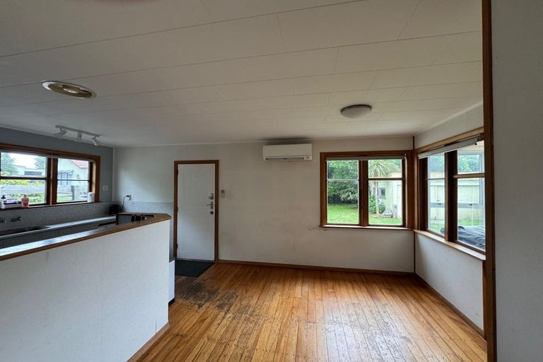 Photo of property in 11 Moa Road, Raumati Beach, Paraparaumu, 5032