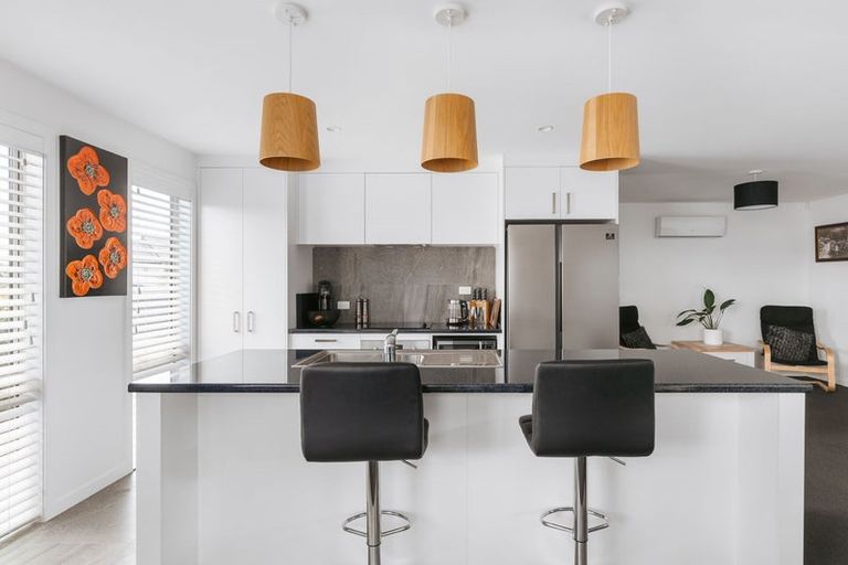 Photo of property in 73 Bert Wall Drive, Omokoroa, 3114