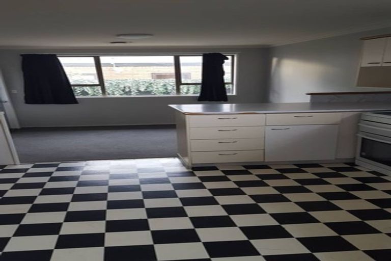 Photo of property in 18a Woodstock Place, Russley, Christchurch, 8042