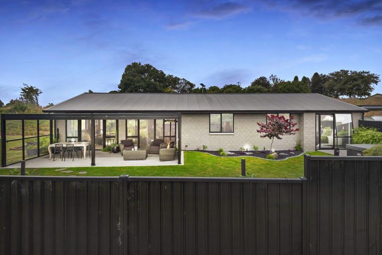 Photo of property in 10 Tari Road, Pukeatua, 3880