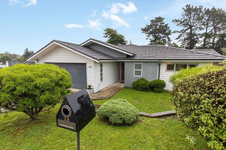 Photo of property in 28 Sunstone Crescent, Brown Owl, Upper Hutt, 5018