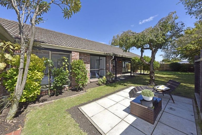 Photo of property in 3 Connemara Drive, Northwood, Christchurch, 8051