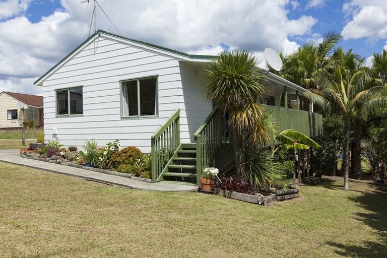 Photo of property in 50 Paradise Road, Coopers Beach, 0420