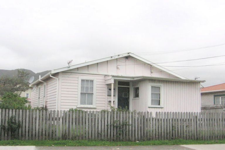 Photo of property in 126 Randwick Road, Moera, Lower Hutt, 5010