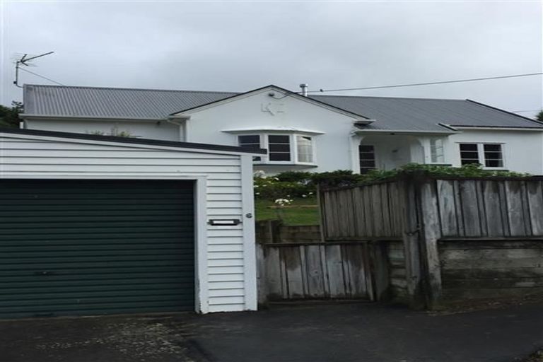 Photo of property in 6 Hathaway Avenue, Karori, Wellington, 6012